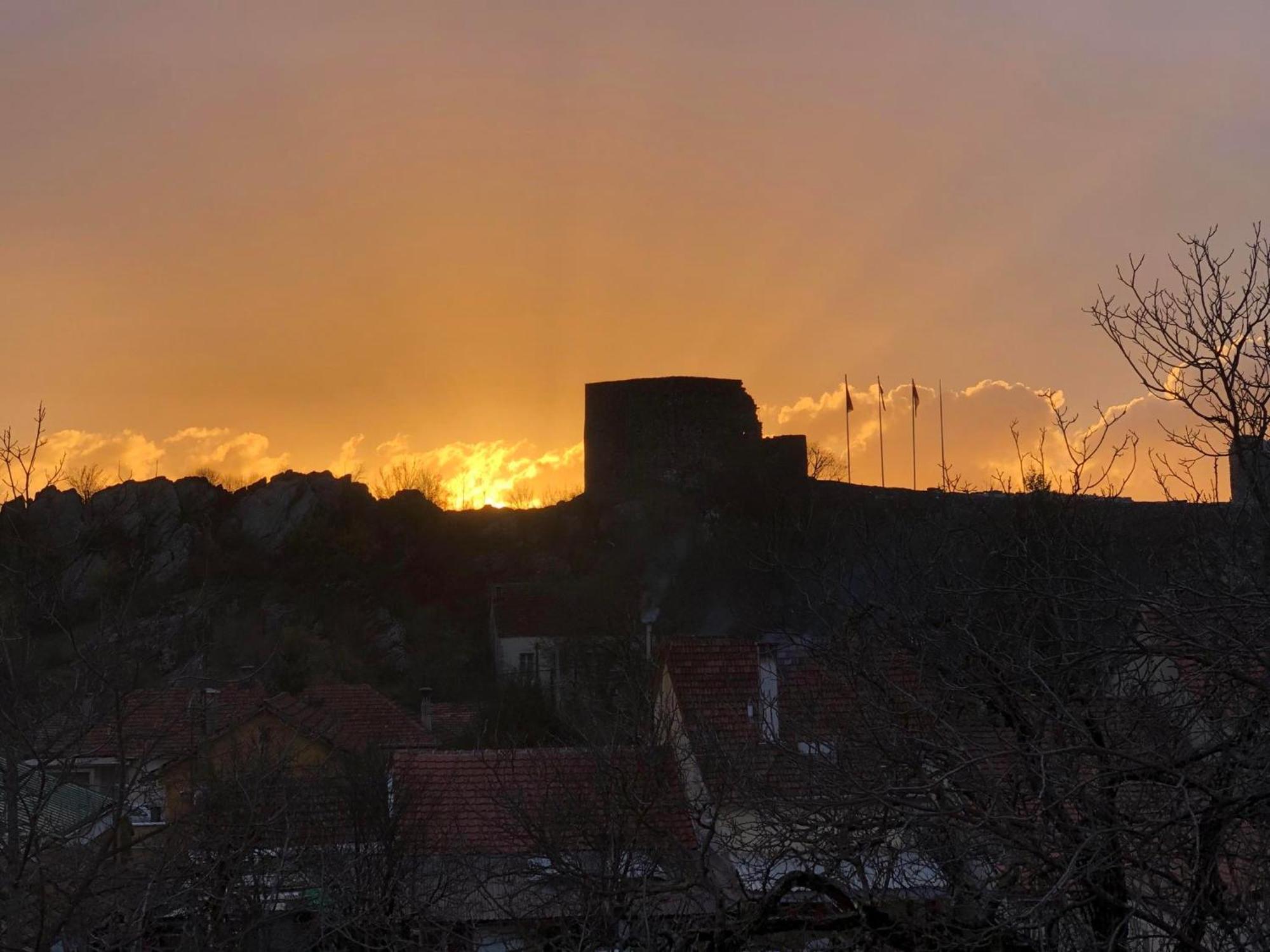 Old Town House Apartment Niksic Luaran gambar